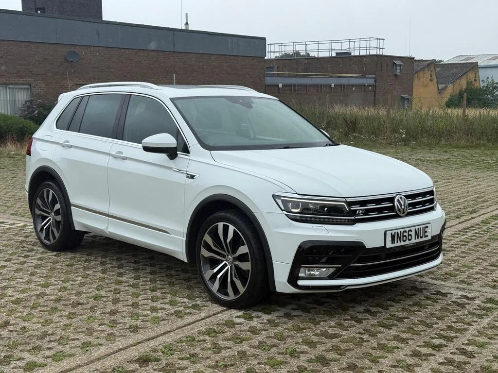 2016 Volkswagen Tiguan R-Line DSG 4Motion photo 7