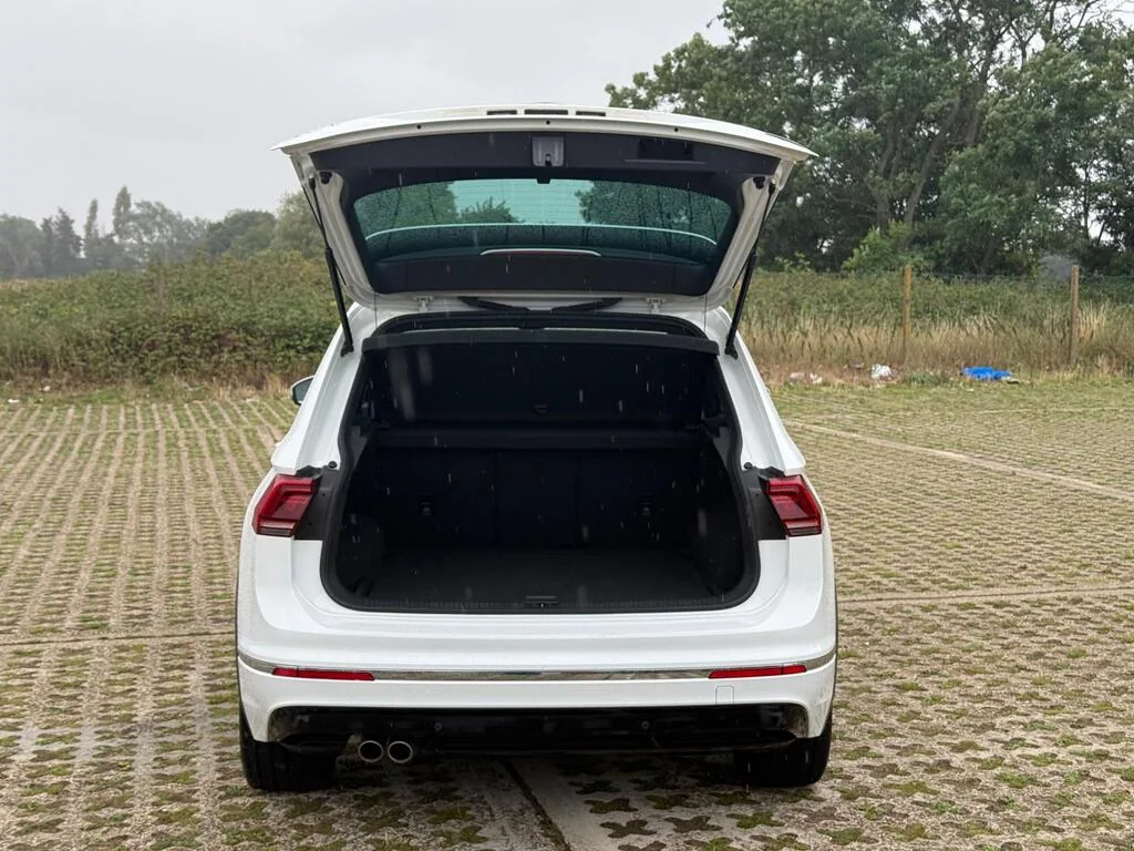 2016 Volkswagen Tiguan R-Line DSG 4Motion photo 14